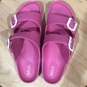 Mia Jasmin Footbed sandals